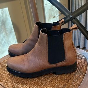 Roots Chelsea Boots 8
